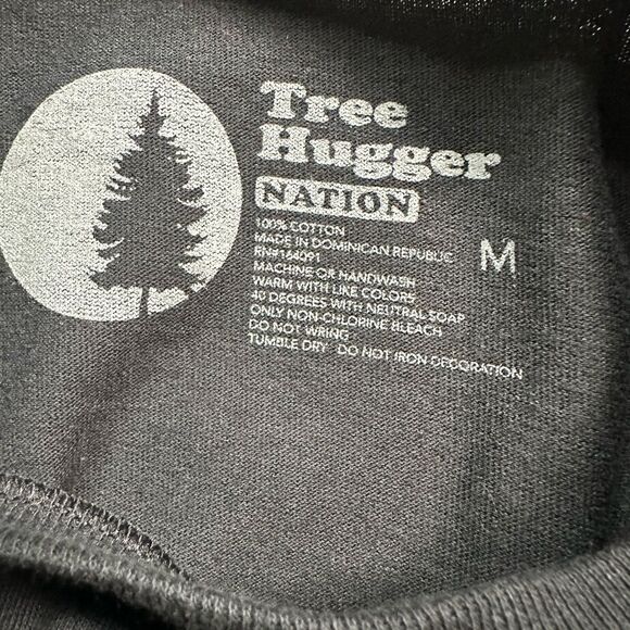 NWOT Tree Hugger Unisex Black Graphic Tee Shirt Thing Rider Skull - Size Medium - Picture 3 of 5